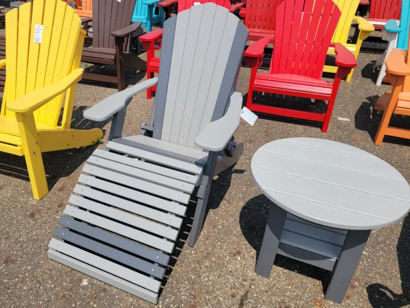 folding chairs with footrest
