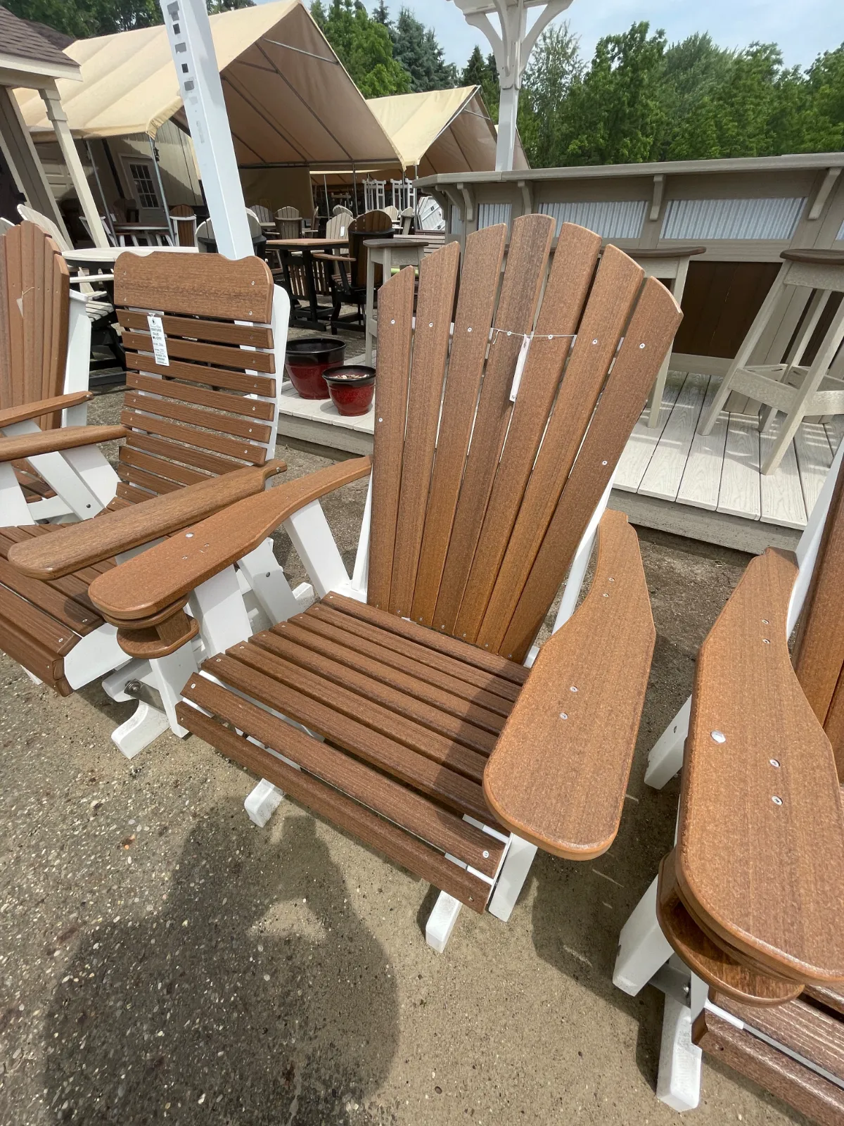 hop backyard chair with cupholder