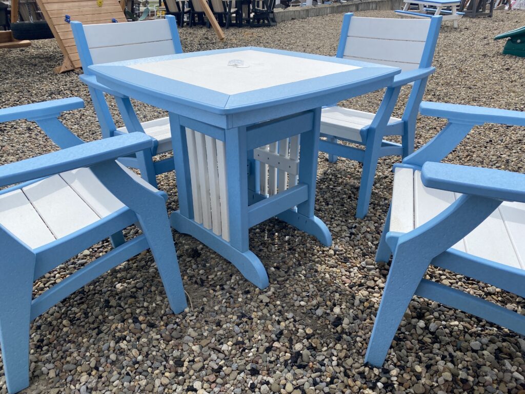 outdoor table set for 4