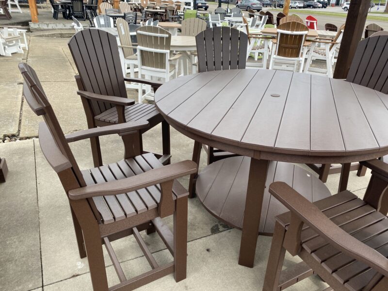 round outdoor dining table set