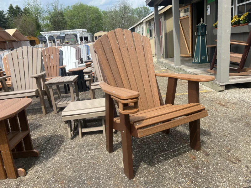 mahogany and brown chair Wadsworth ohio