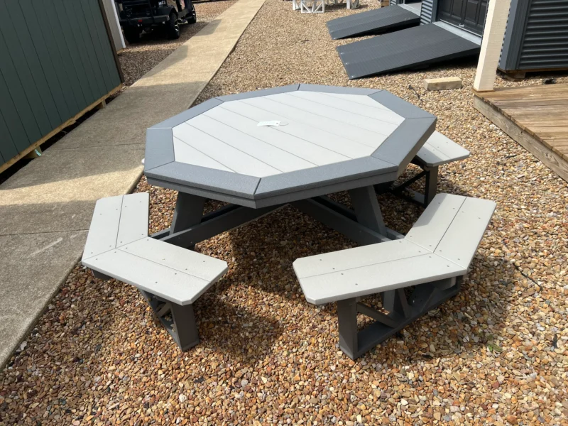 octagon table dining set for sale Strongsville ohio