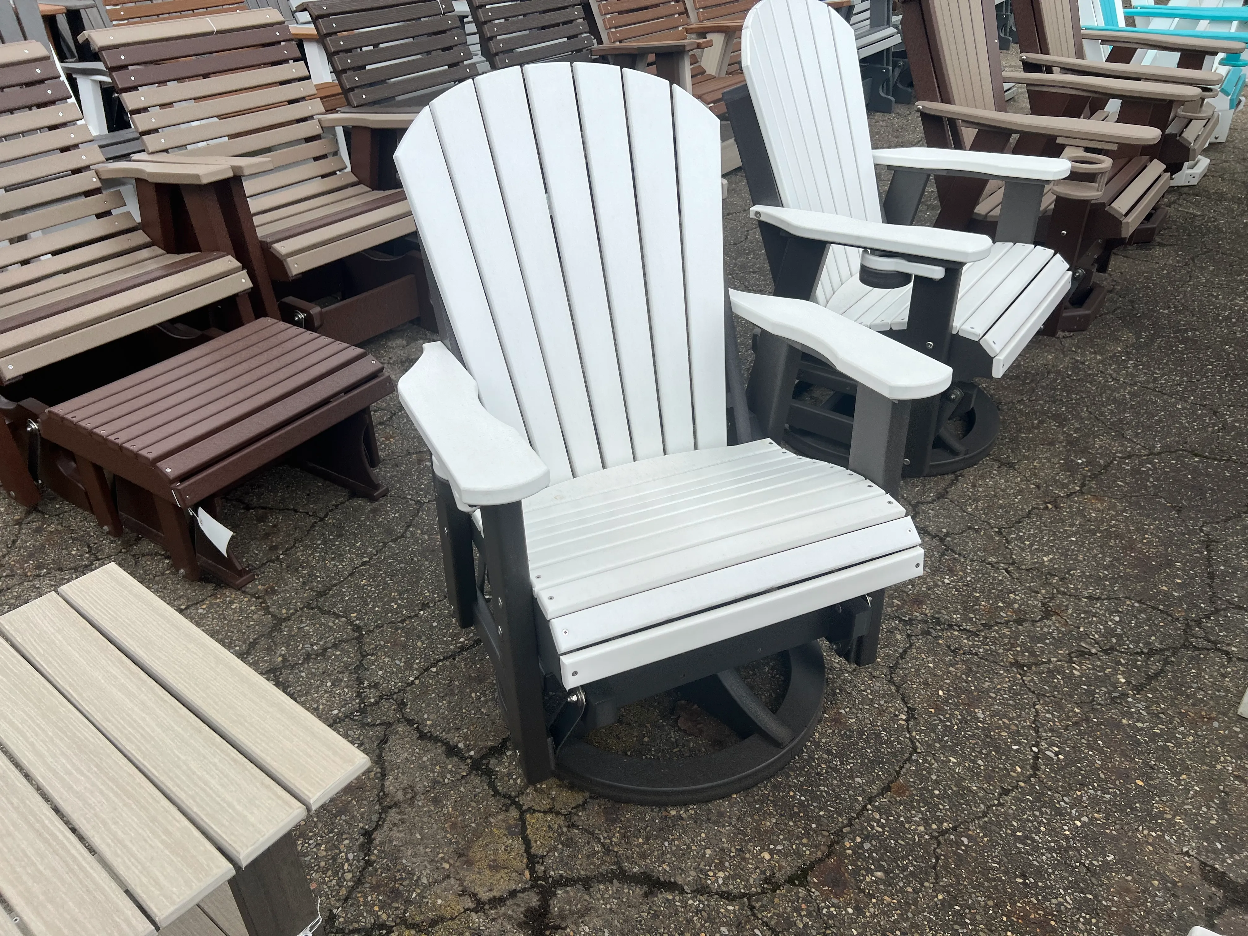 white swivel chair for sale Medina ohio
