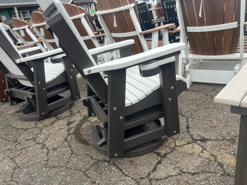 white swivel chair for sale Wadsworth ohio